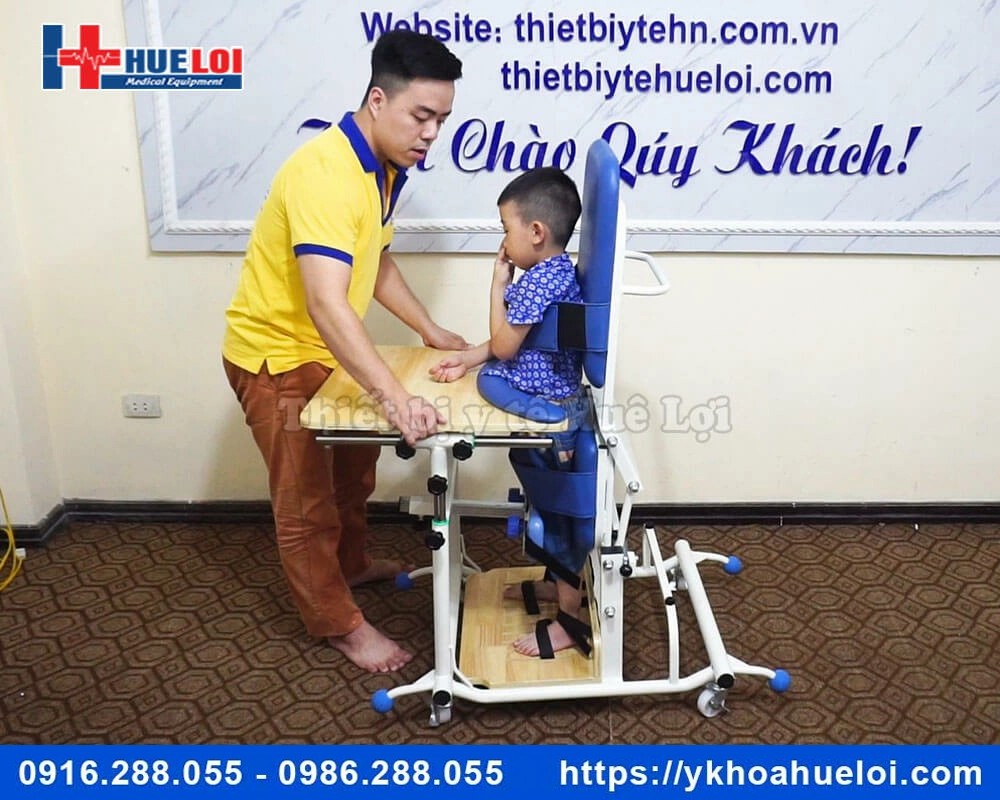 Ghế tập đứng cho trẻ em yếu liệt chi dưới