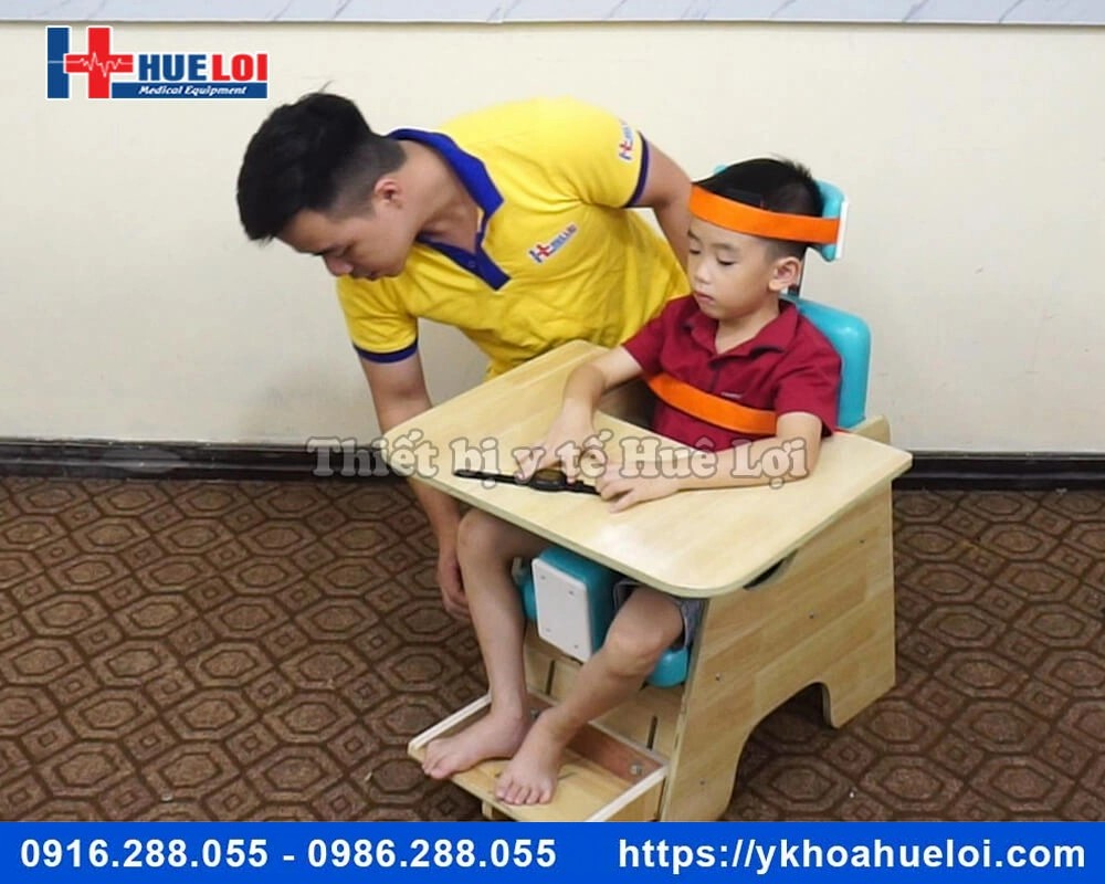 Ghế tập ngồi cho trẻ bại não