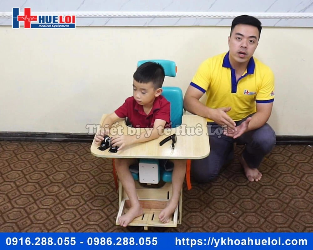 Ghế tập ngồi cho trẻ bại não