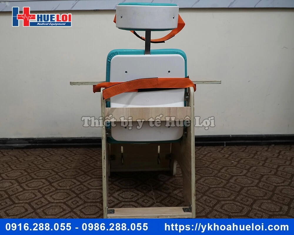 Ghế tập ngồi cho trẻ bại não