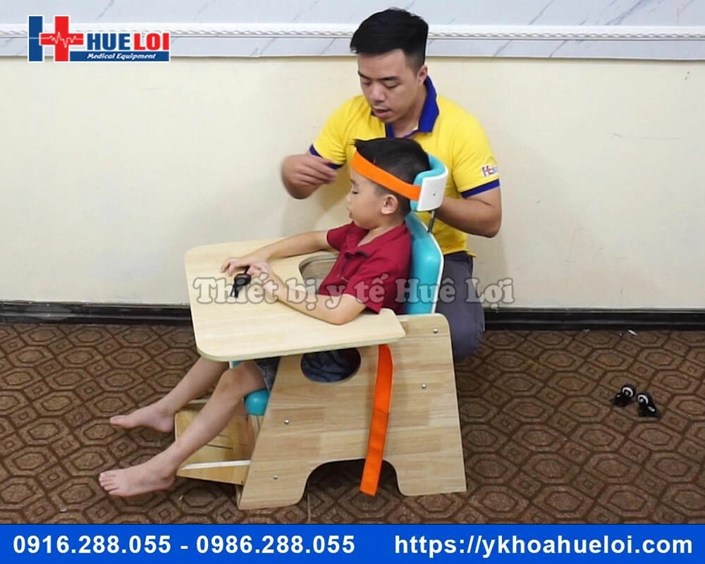 Ghế tập ngồi cho trẻ bại não