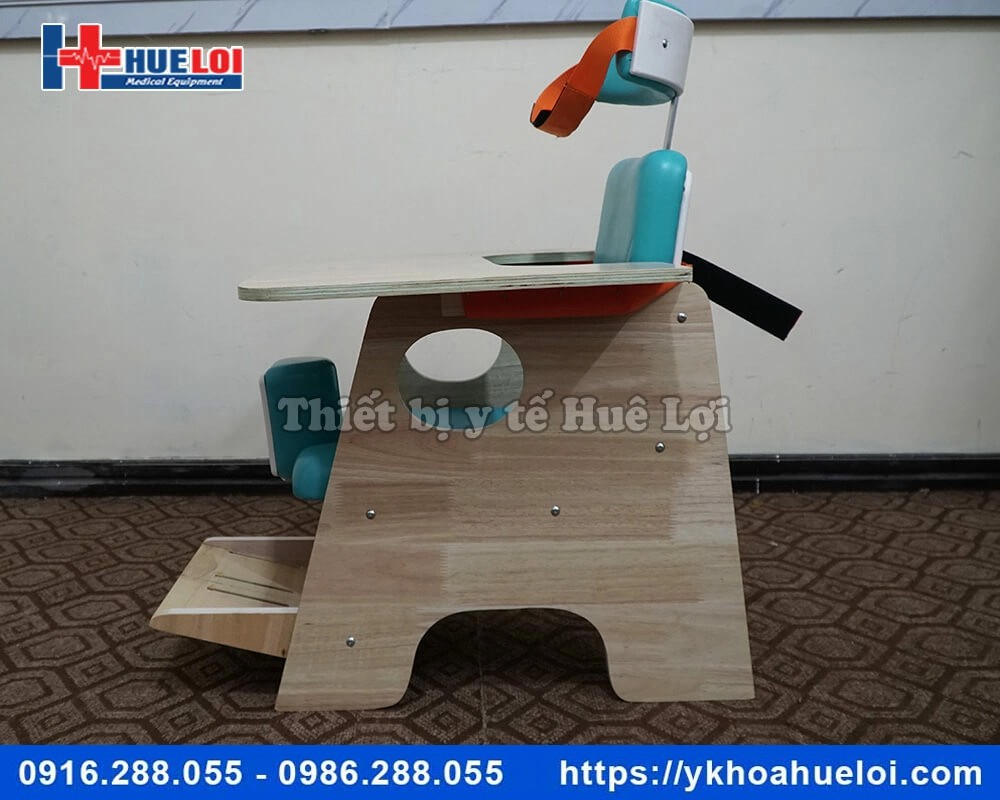 Ghế tập ngồi cho trẻ bại não