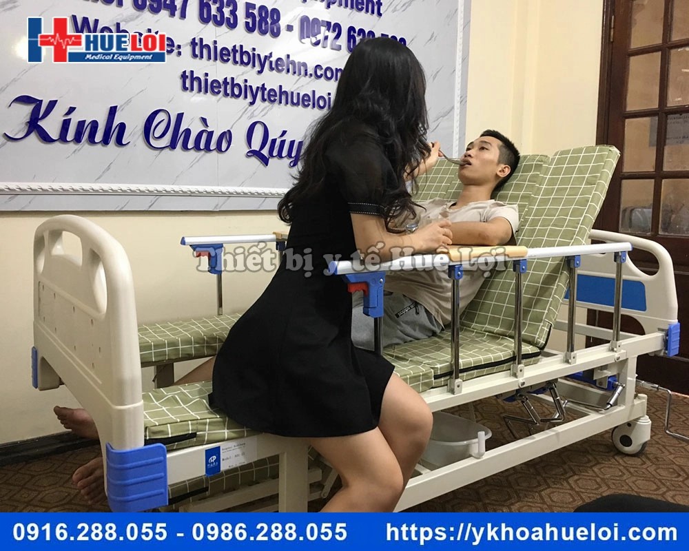 Giường y tế đa năng 4 tay quay