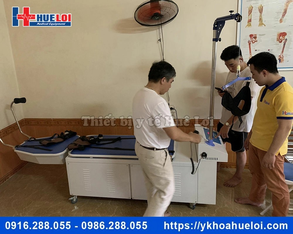 Giường kéo giãn cột sống cao cấp YP-2009B