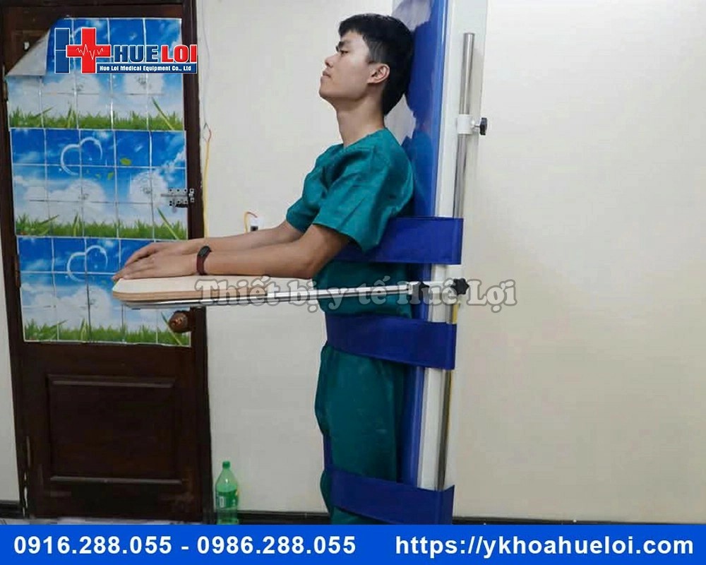 Giường tập đứng cho bệnh nhân tai biến