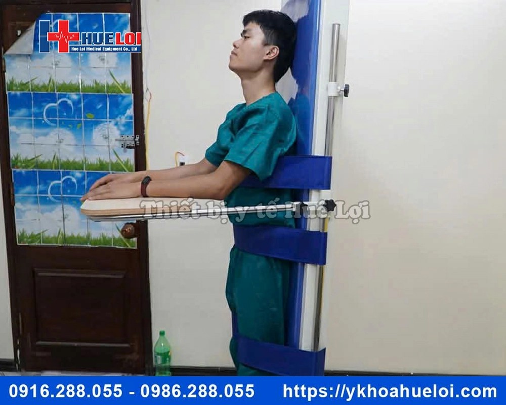 Giường tập đứng cho người tai biến