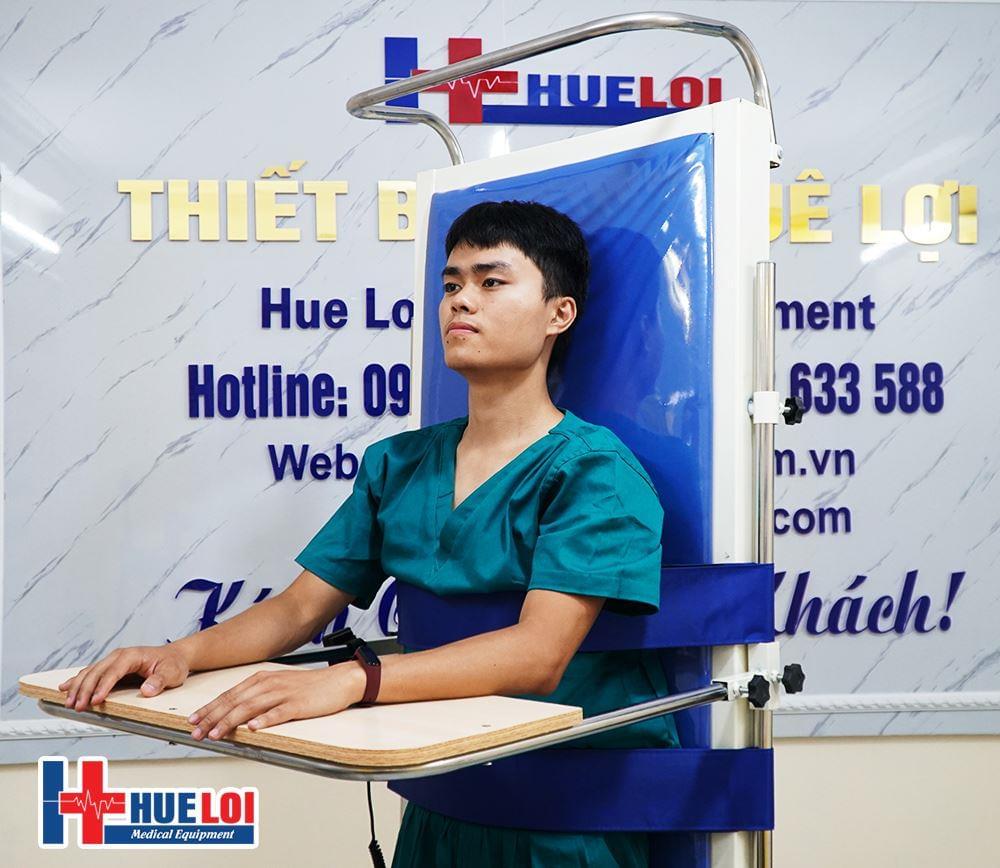 Giường tập đứng cho bệnh nhân tai biến