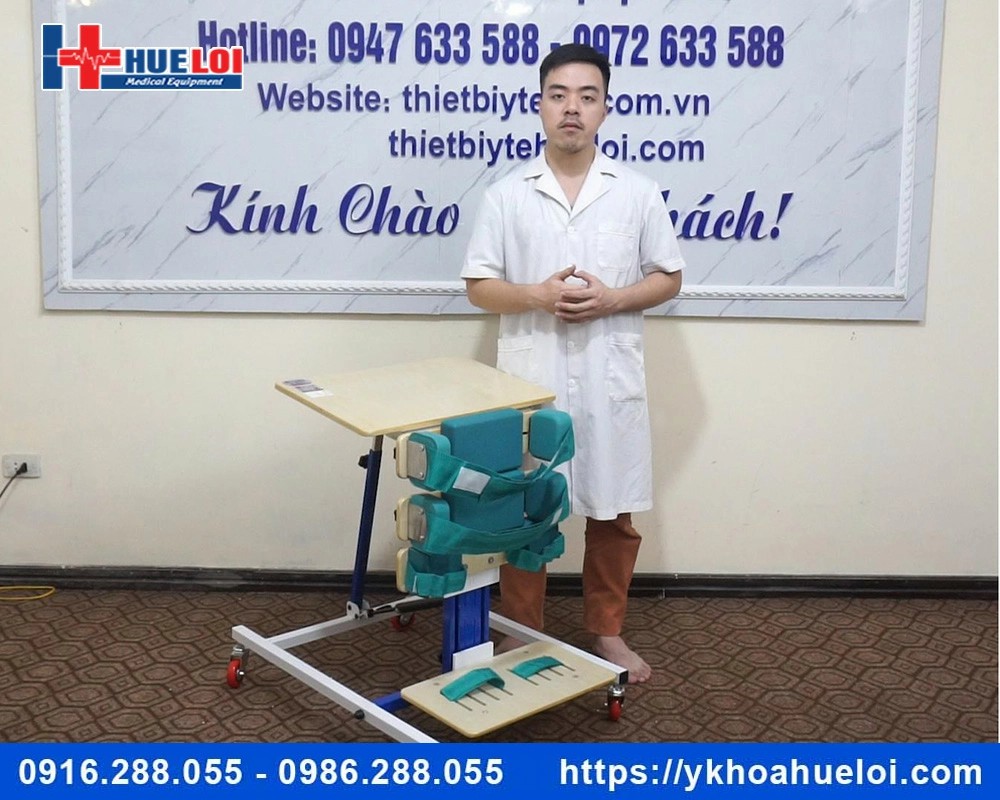 Khung tập đứng cho trẻ bại não