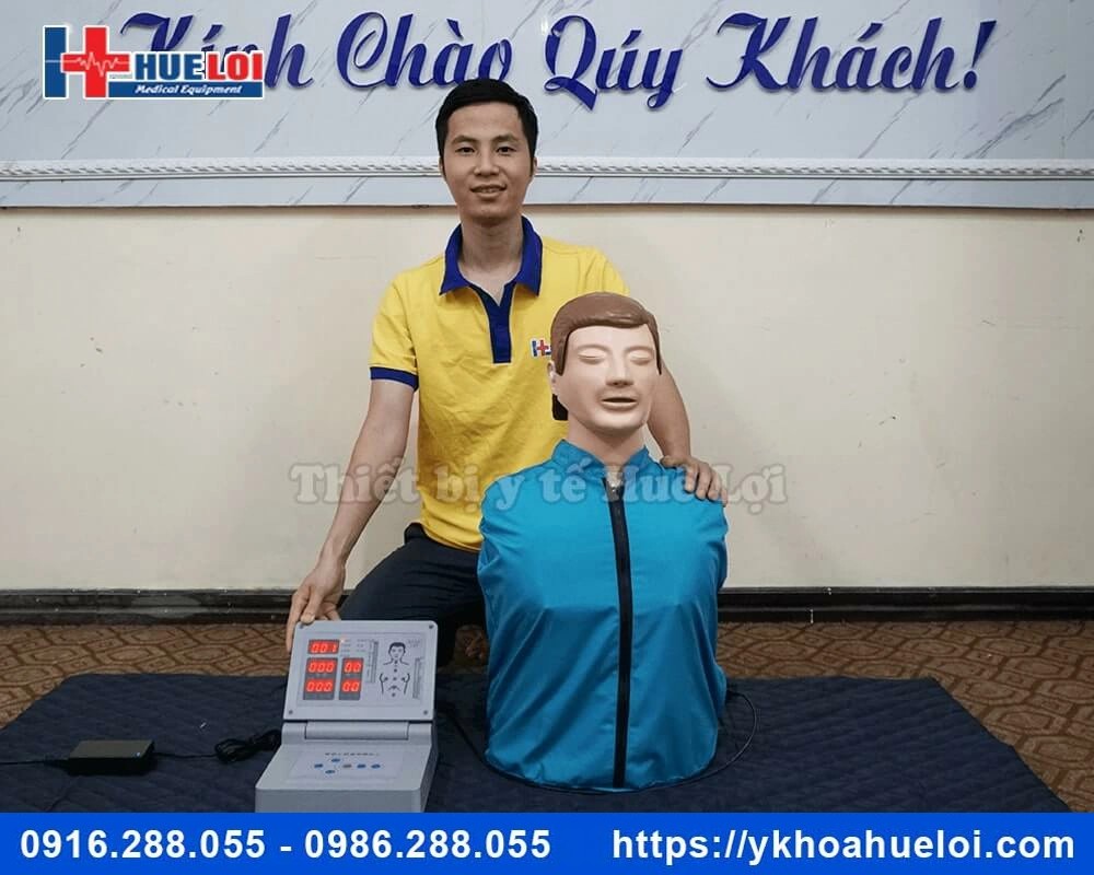Mô hình cấp cứu ngừng tuần nửa người có Monitor