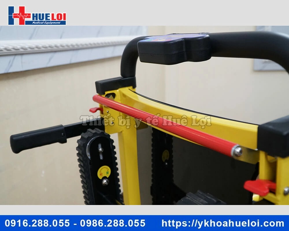Xe lăn có chức năng leo cầu thang