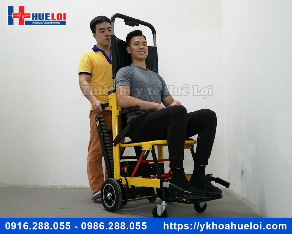Xe lăn có chức năng leo cầu thang