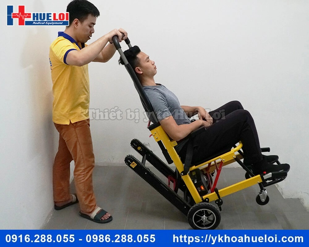Xe lăn có chức năng leo cầu thang